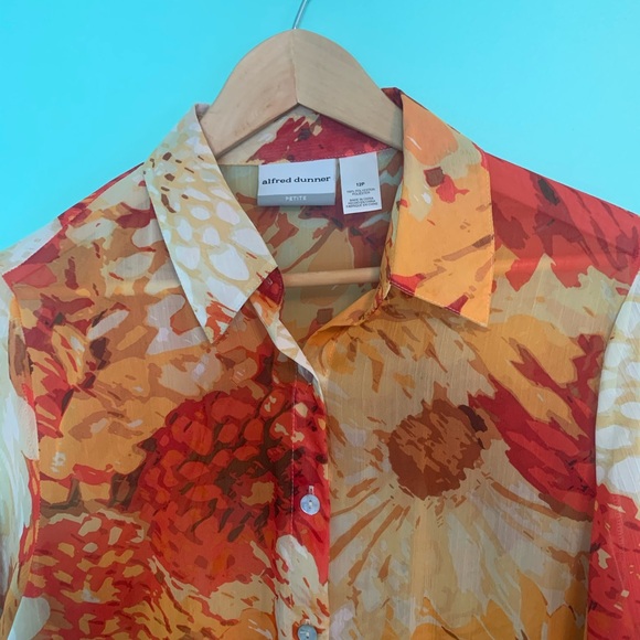 Women’s Top - Button-Down Long Sleeve - Picture 5 of 8